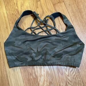 Onzie Chic Sport Bra Medium Large in Coss Camo Multi Crisscross Lined